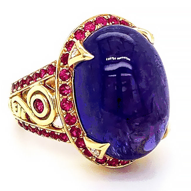 18 kt yellow gold ring cabachon Tanzanite and Rubys