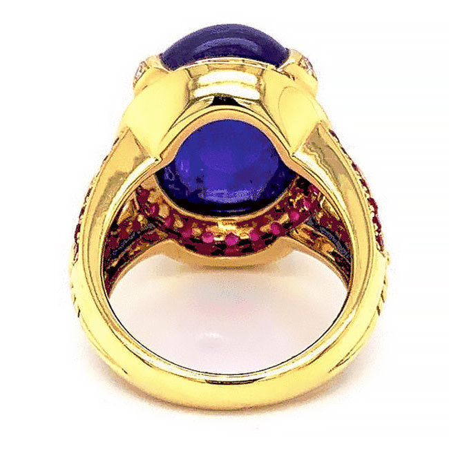 18 kt yellow gold ring cabachon Tanzanite and Rubys