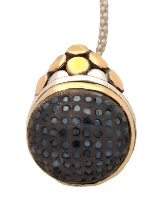 SPG108-3-BlS -Silver gold nckl with black sapphires